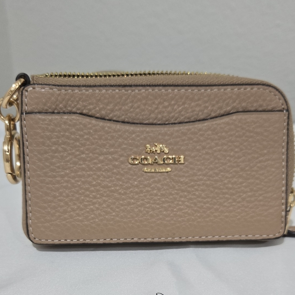 Coach Multifunction Card Case- Beige